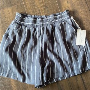 Universal Threads Pull on shorts